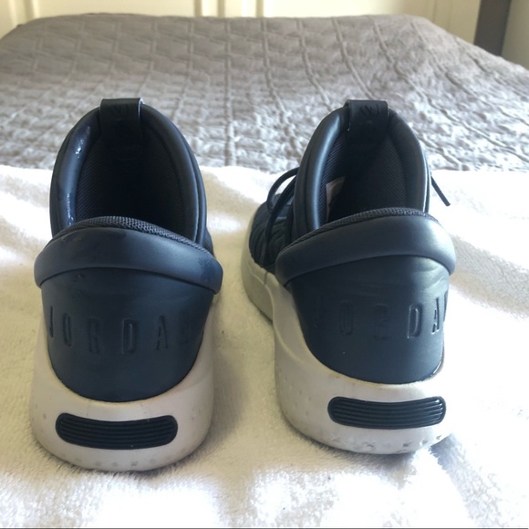 Kids Jordan Flight Luxe - size 4y - Picture 2 of 4